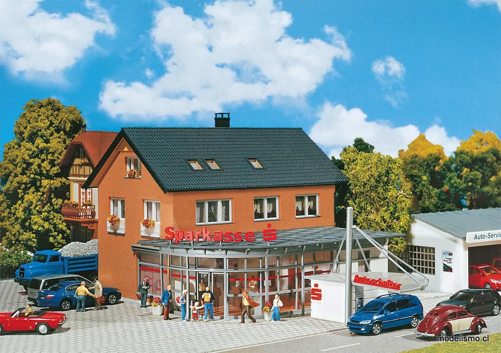 Faller 130480 Sparkasse con ventanilla para autos