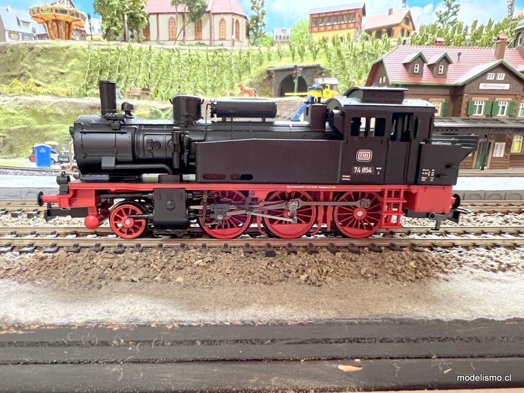 Trix 22854 BR74 Locomotora ténder - usado Trix 22854 BR74 Locomotora ténder - usado