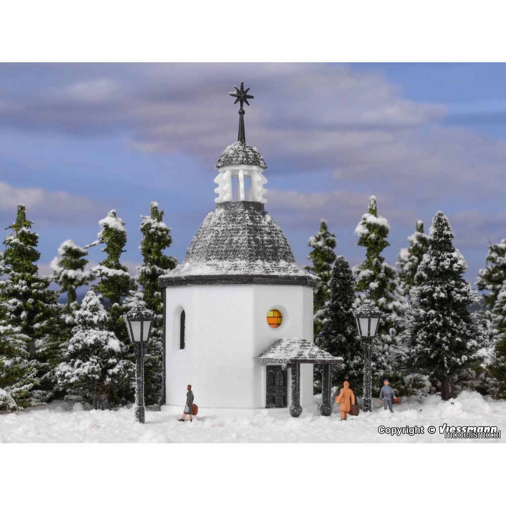Vollmer 49412 ​Z Capilla Memorial Noche de Paz con iluminación LED y nieve artificial, kit funcional