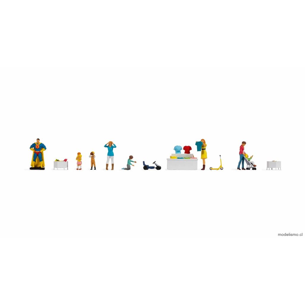 Noch 16240 Figura tema mundo "juguetería" - 2 madres, madre con cochecito y niño, 3 niños jugando, gran figura decorativa "Superman", vehículos de juguete scooter y coche de pedales