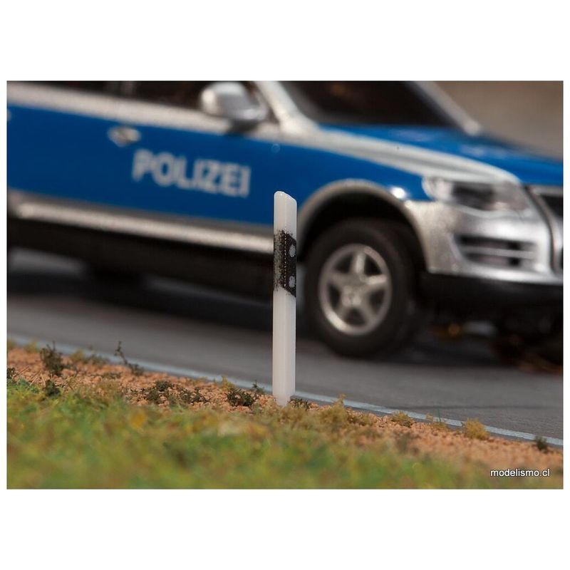 Faller 180931 32 postes fronterizos Faller 180931 32 postes fronterizos