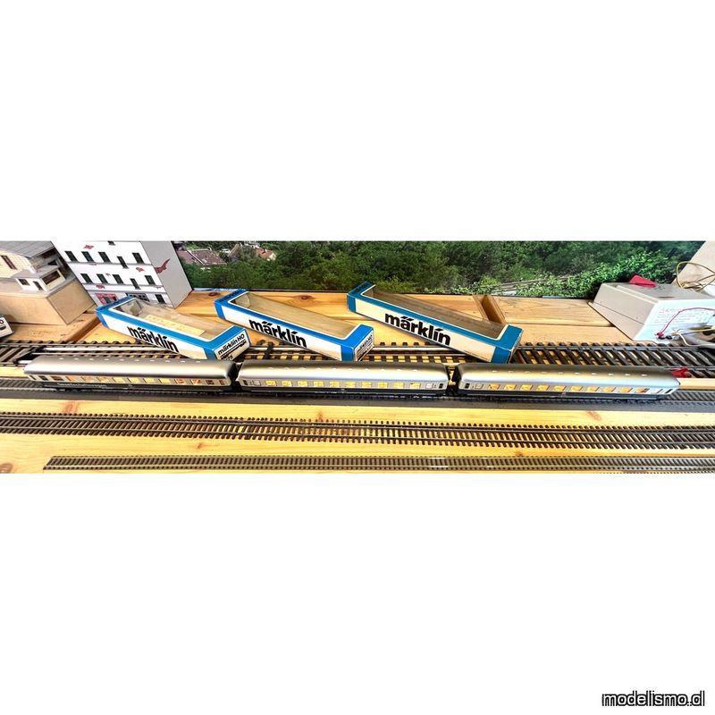 PF Märklin 2x4154+1x4175 (Gesellschaftswagen) - usado + luz