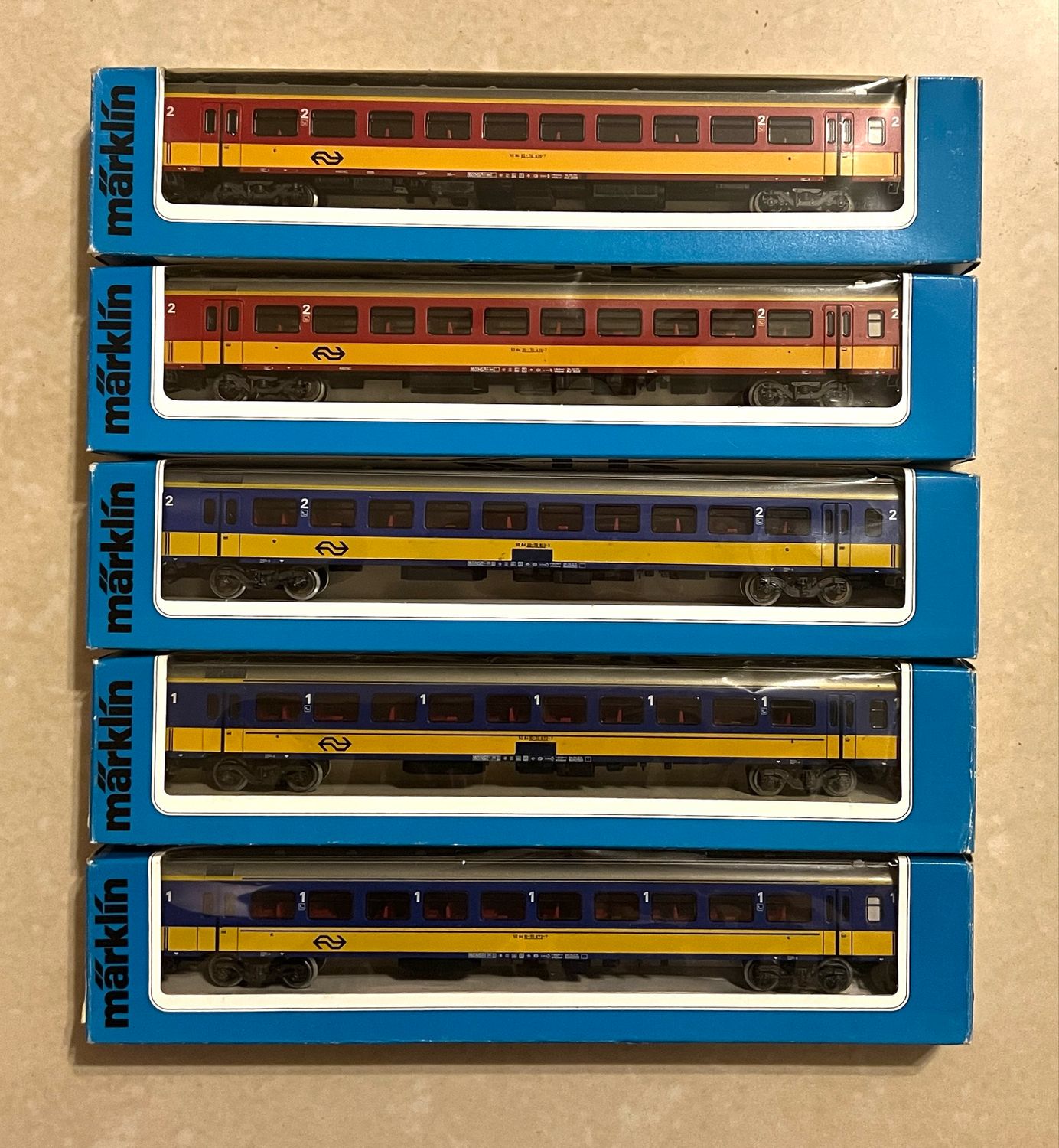PF Märklin 2x4164+4165+4262+4263 NS - usado con luz PF Märklin 2x4164+4165+4262+4263 NS - usado con luz