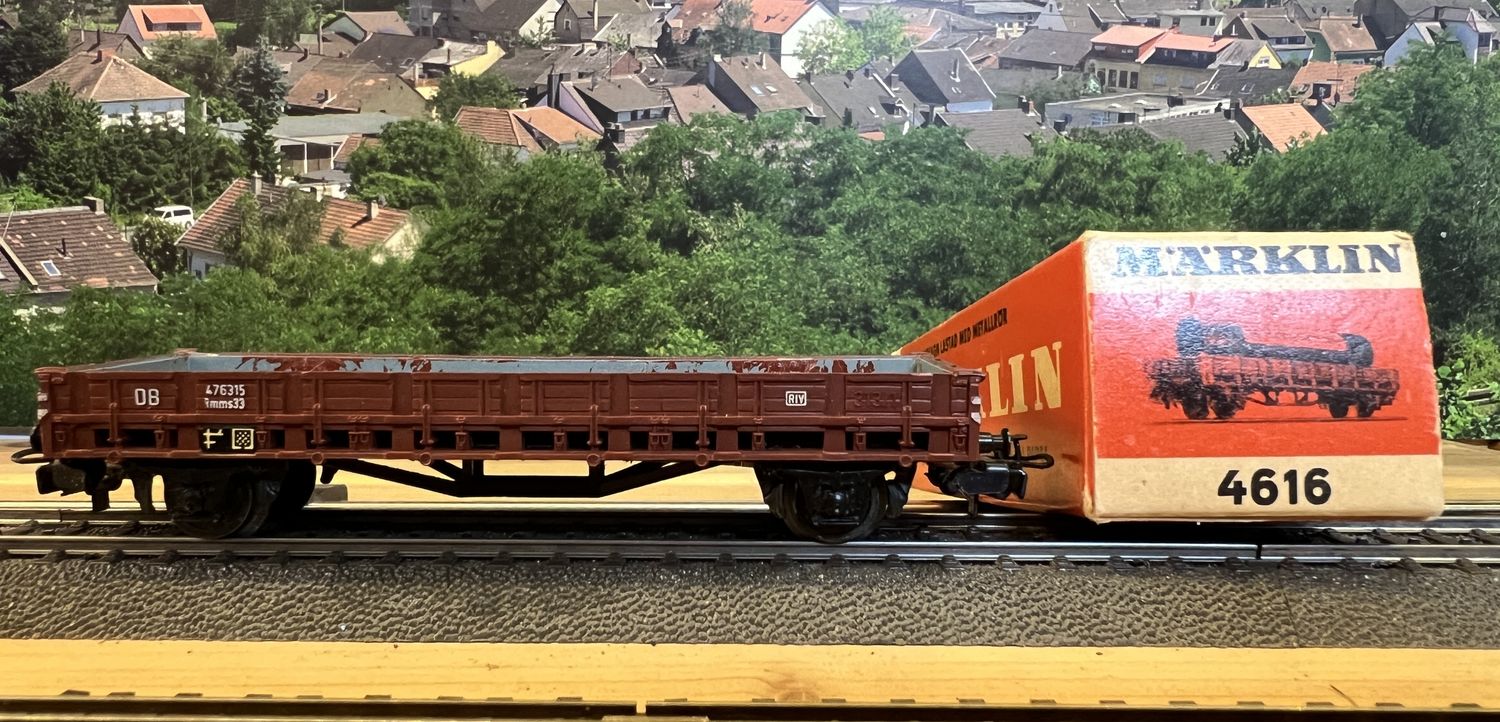 PF Märklin 4616 H0 Vagón de plataforma baja sin tubo - usado PF Märklin 4616 H0 Vagón de plataforma baja sin tubo - usado