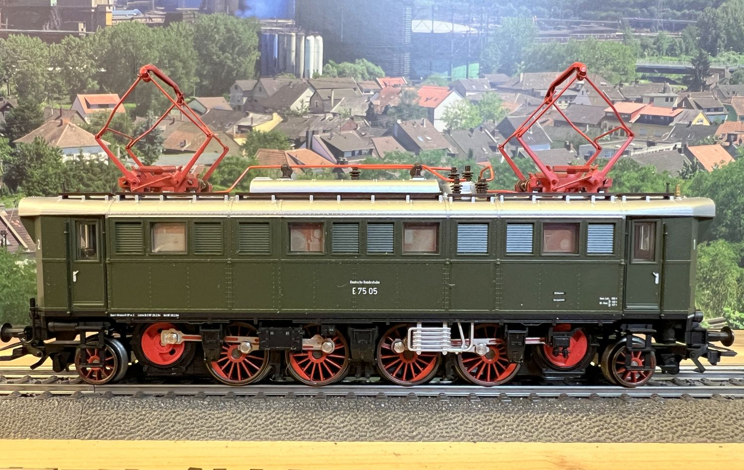 PF Märklin 37750 Locomotora eléctrica E 75 de los Ferrocarriles Federales (DB) con sonido simple - MM#75 - usado PF Märklin 37750 Locomotora eléctrica E 75 de los Ferrocarriles Federales (DB) con sonido simple - MM#75 - usado