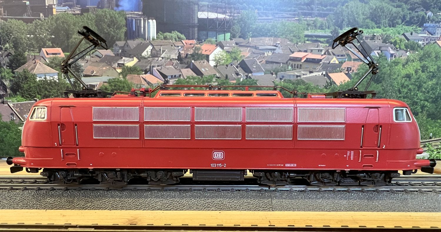 PF Märklin 3658 Locomotora eléctrica BR103 rojo - MM#57 - usado PF Märklin 3658 Locomotora eléctrica BR103 rojo - MM#57 - usado