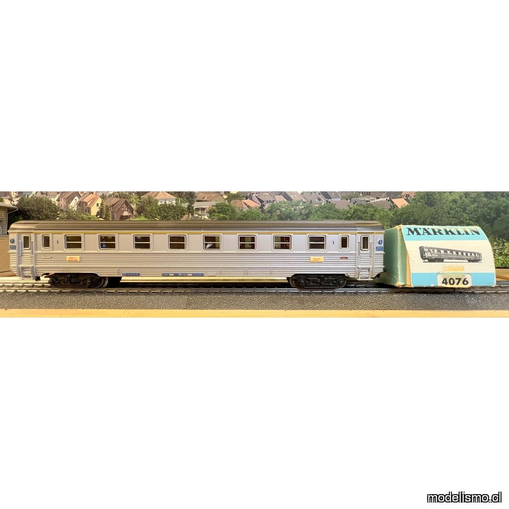 PF Märklin 4076 Vagón de tren expreso plateado de la SNCF - usado PF Märklin 4076 Vagón de tren expreso plateado de la SNCF - usado