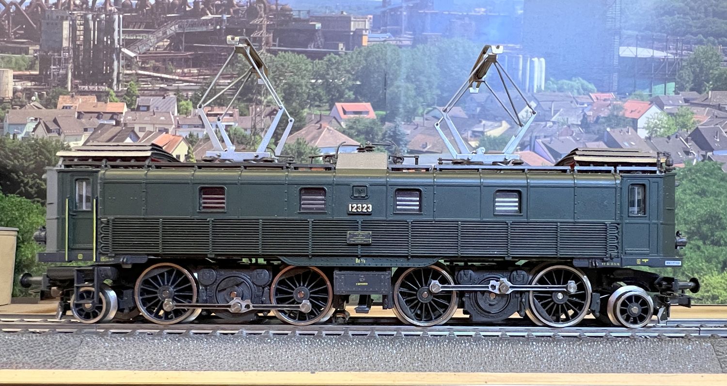 PF Roco 04191A Locomotora eléctrica verde SBB Be 4/6, 12323 para Märklin DCC# 105 - usado - sin caja PF Roco 04191A Locomotora eléctrica verde SBB Be 4/6, 12323 para Märklin DCC# 105 - usado - sin caja