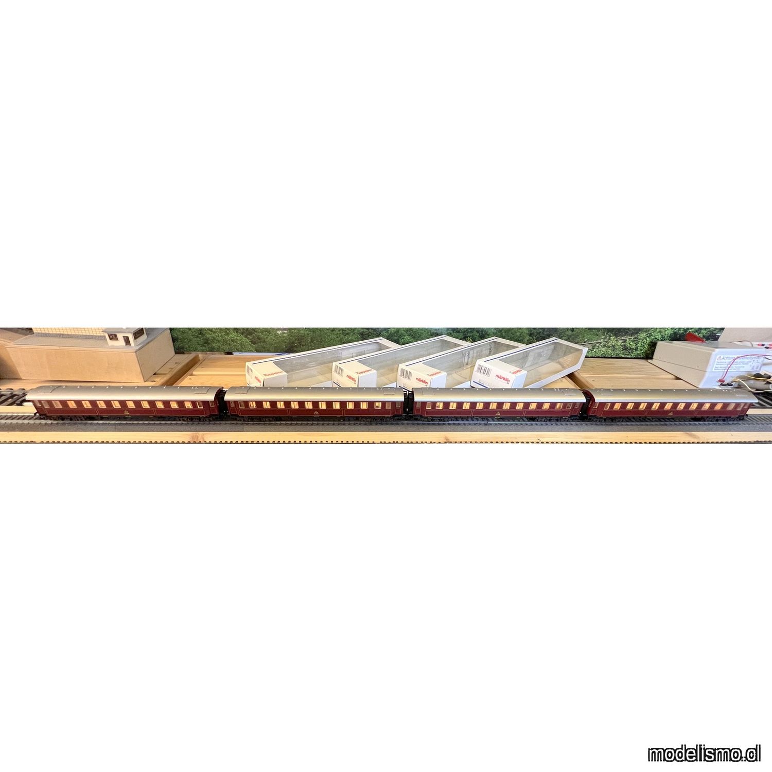 PF Märklin 4x4341 Vagón de tren rápido de los vagones de museo de los DSB – rojo vino - usado - con luz PF Märklin 4x4341 Vagón de tren rápido de los vagones de museo de los DSB – rojo vino - usado - con luz