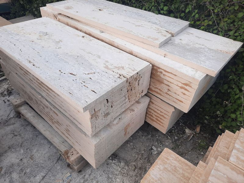 piastrelle e lastre in travertino