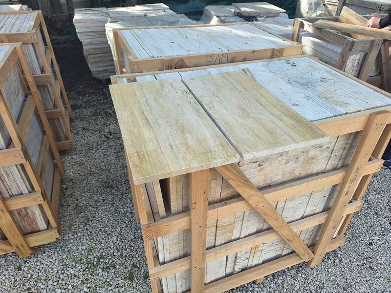 travertino classico grezzo 30x60x2 cm, stock 110 mq