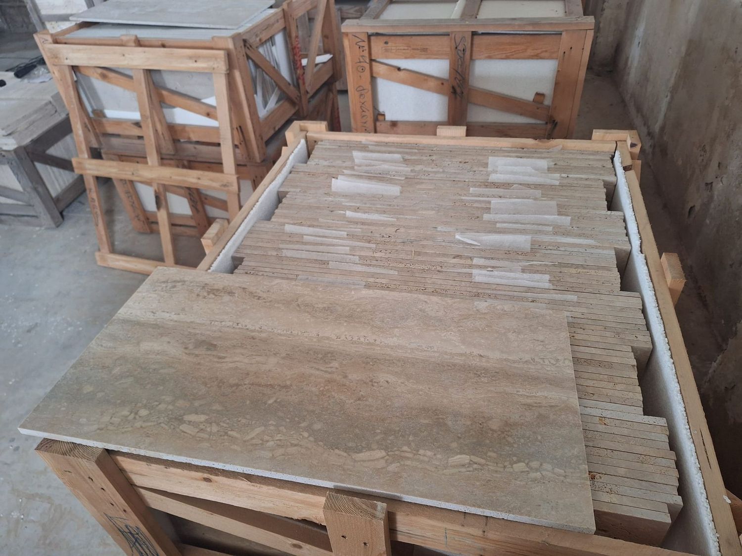 travertino classico stuccato e levigato 40x80x1,3 cm – stock selezionato