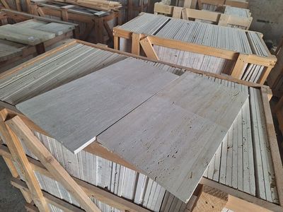 travertino classico bianco grezzo 30x60x2 cm – stock immediato