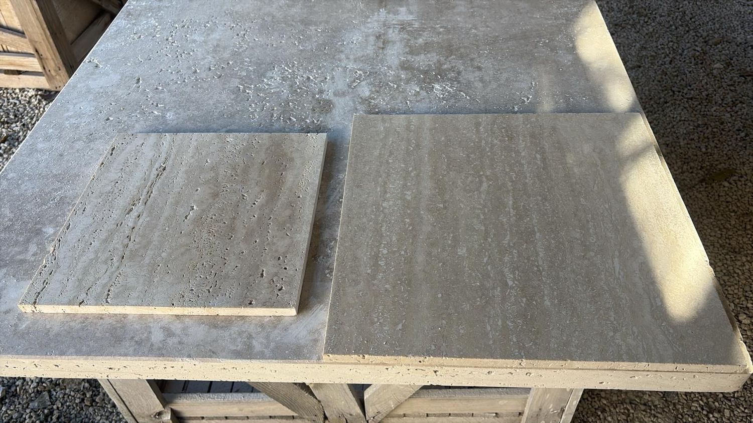 piastrella travertino classico 30x30 levigato poro aperto controfalda