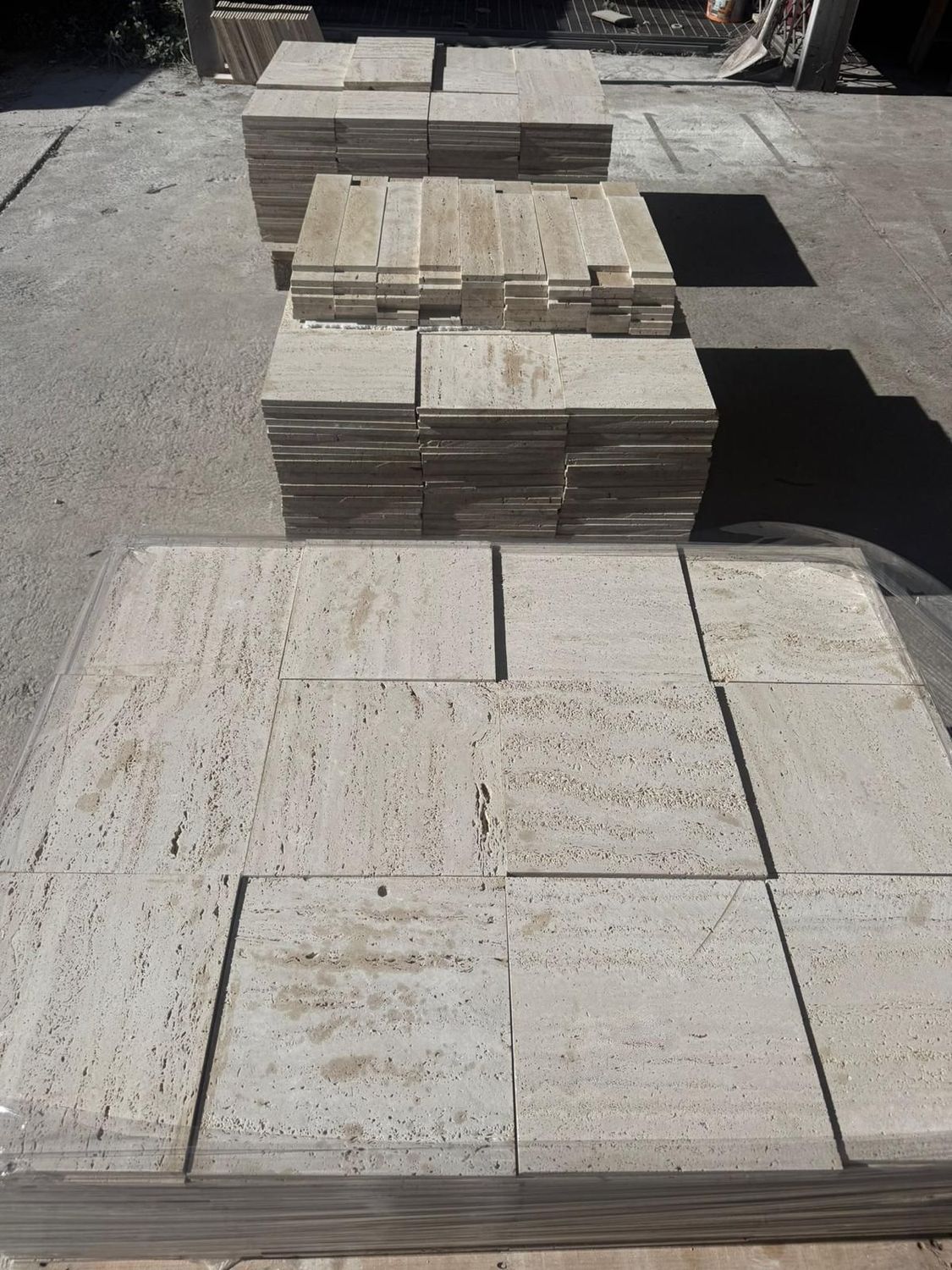 piastrella travertino classico 30x30 grezzo filo sega controfalda