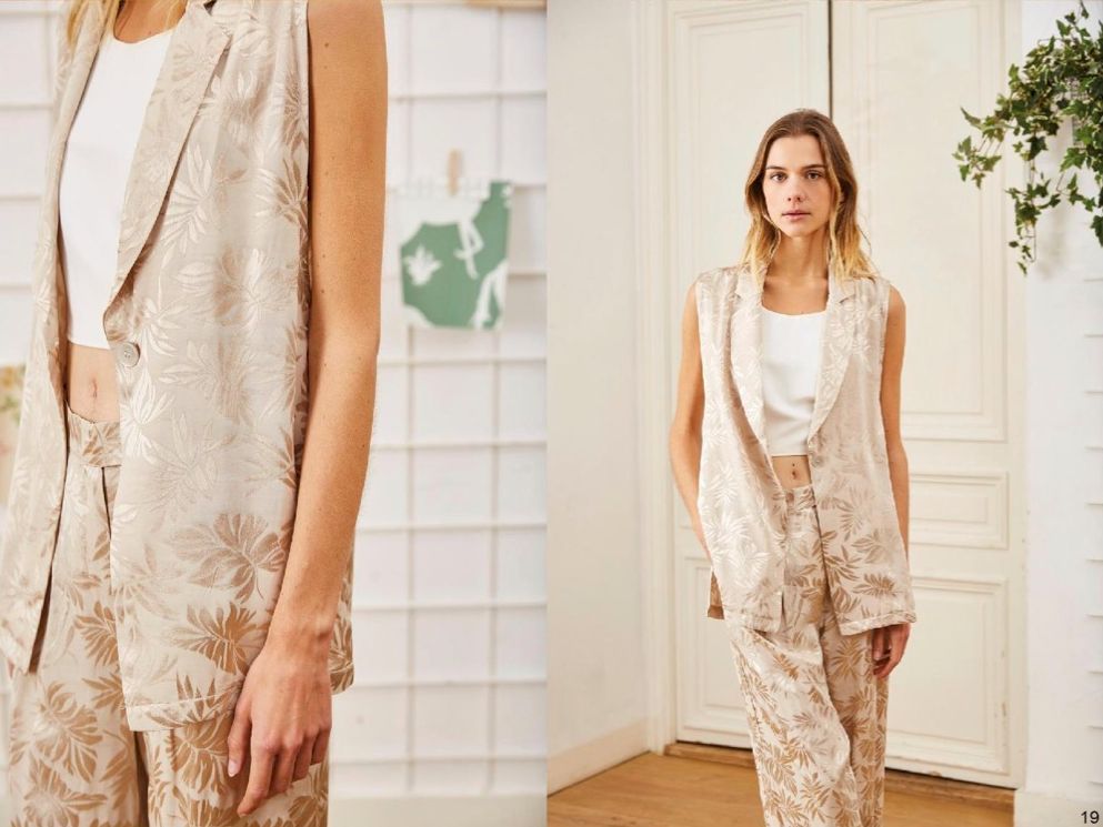 BLAZER MOUWLOOS MET PRINT