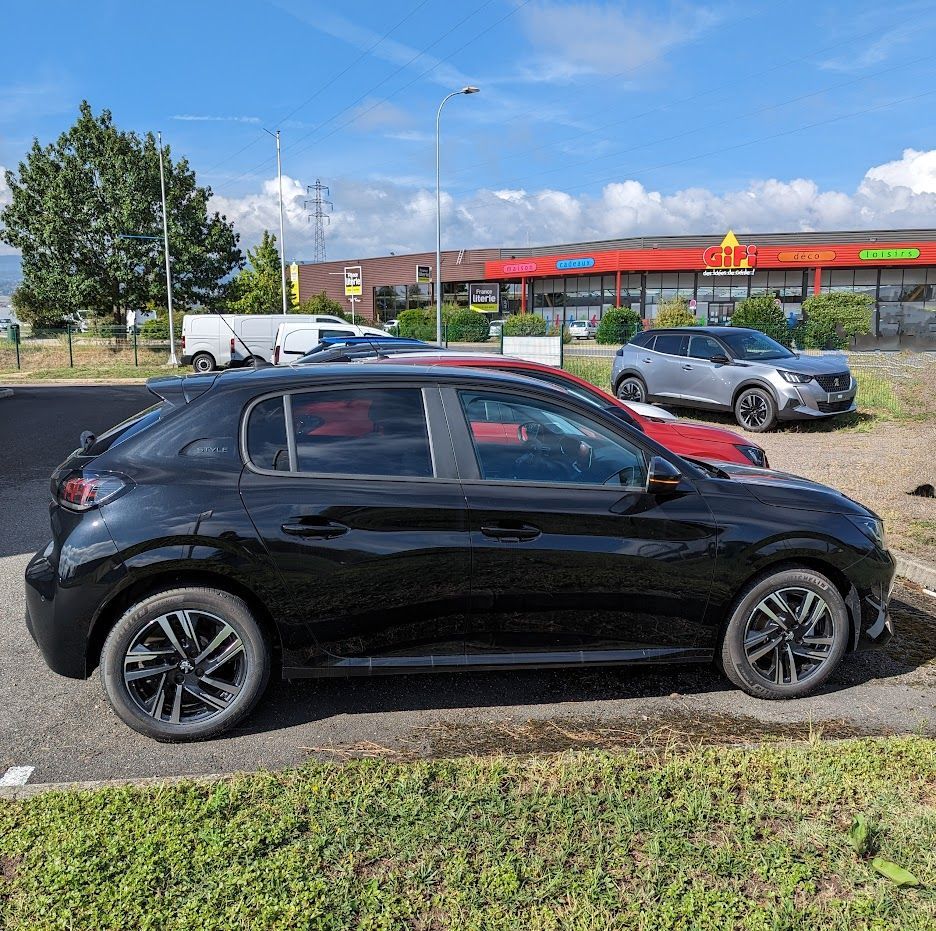 PEUGEOT 208 style 1.2 75 cv BVM5