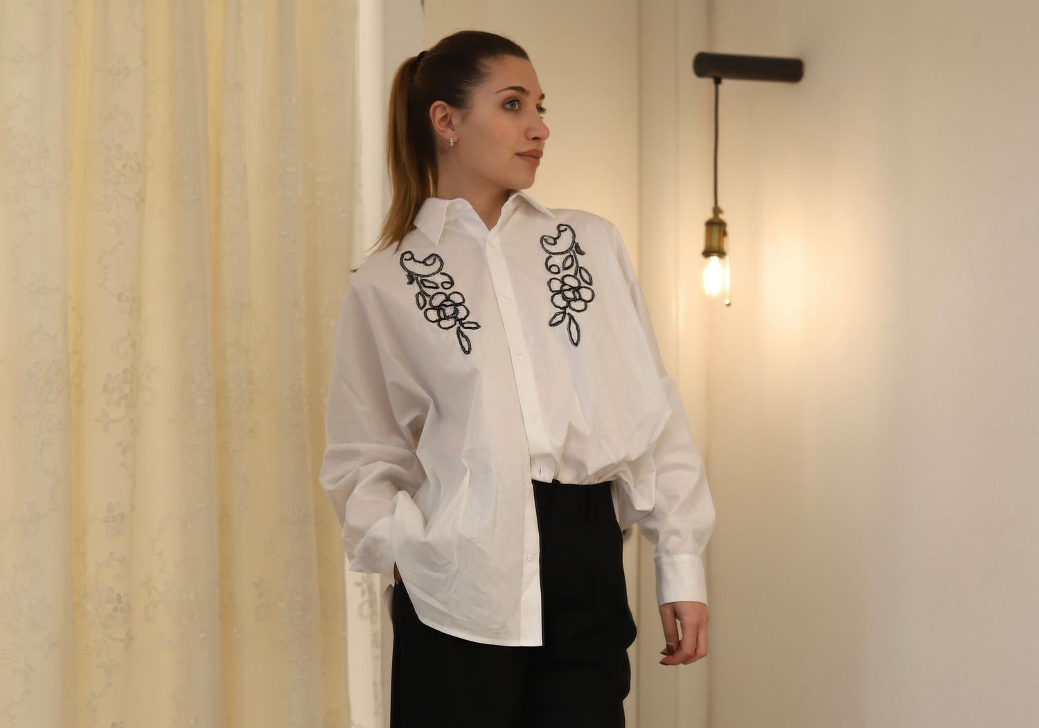 Camicia oversize con ricamo nero - SANDRO FERRONE