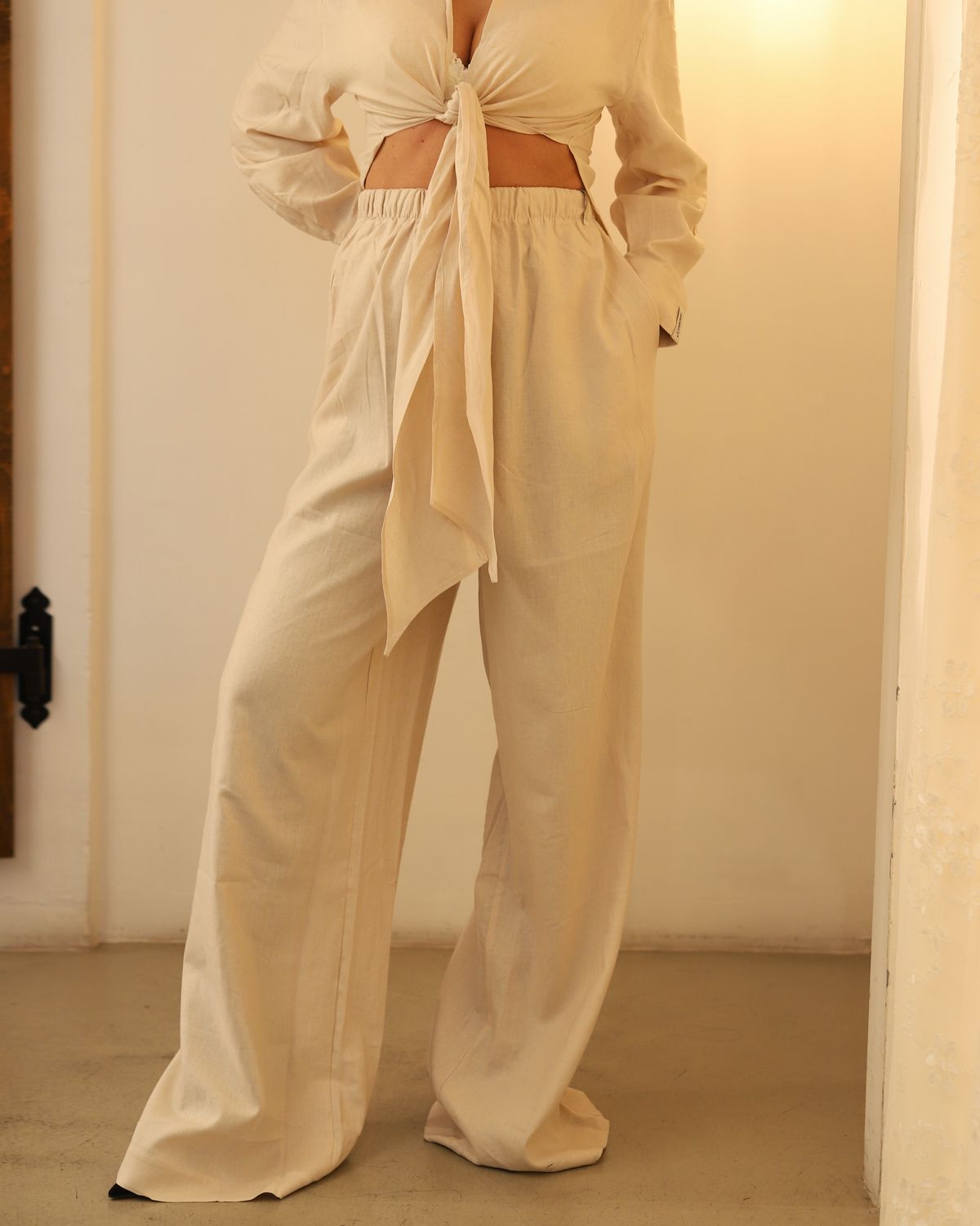 Pantalone largo dritto in lino • Ecru HINNOMINATE