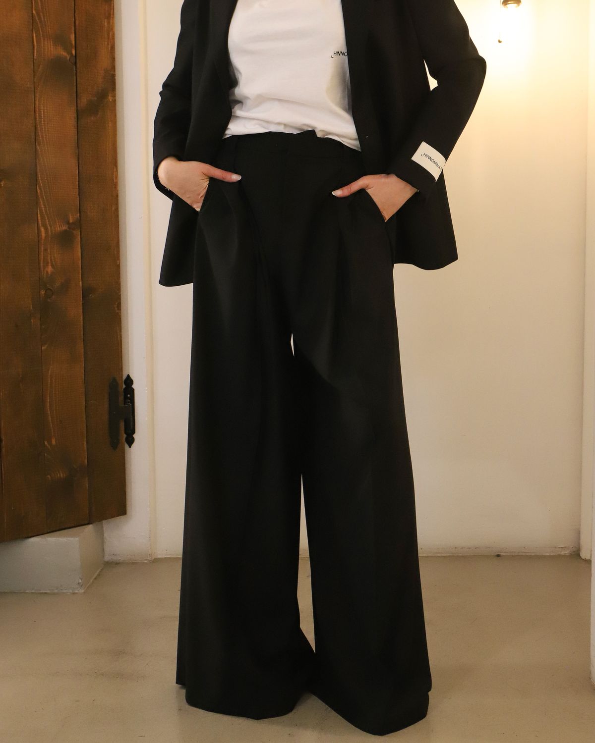 Pantalone over con pences sul davanti • Nero HINNOMINATE
