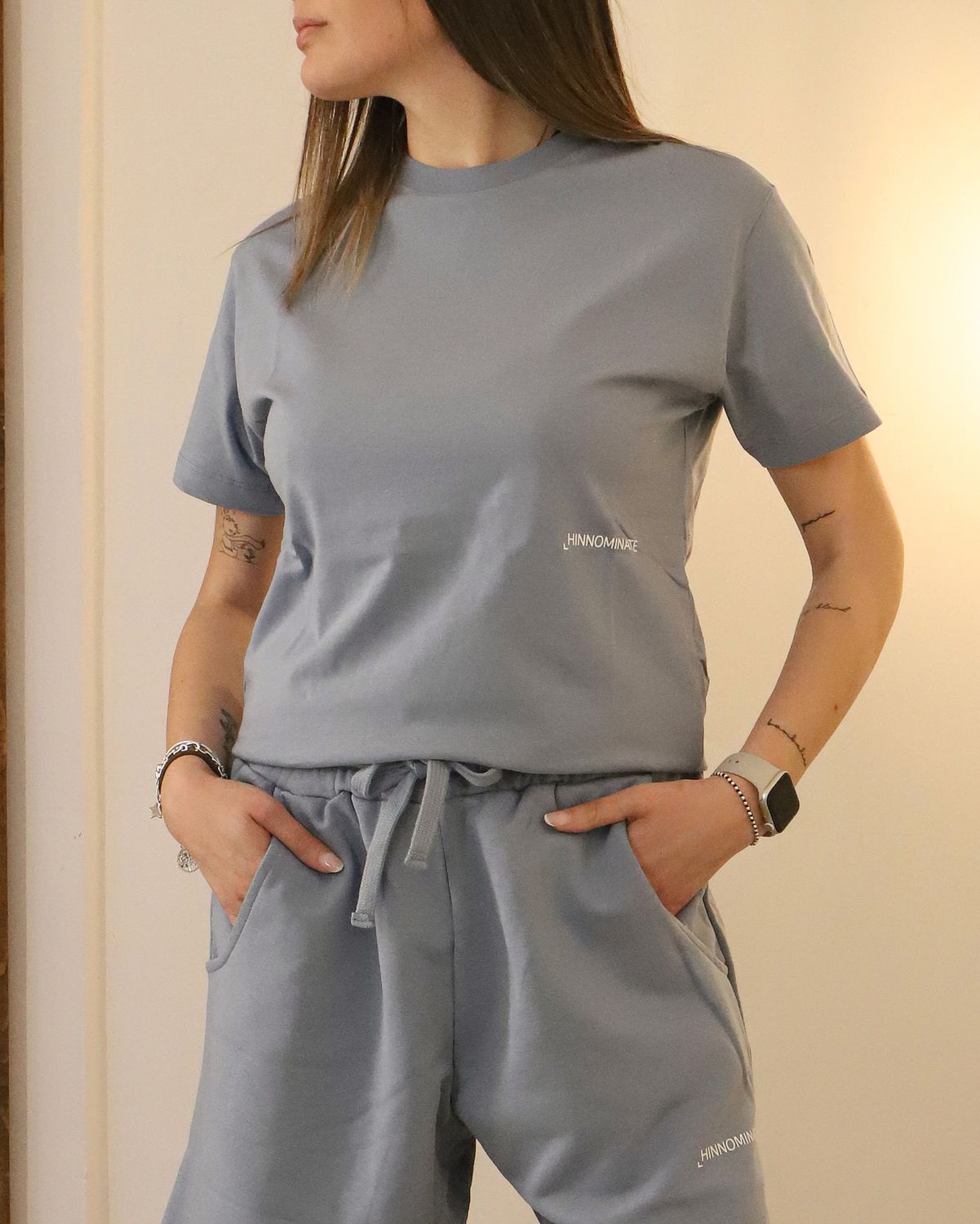 T-shirt mezza manica in jersey basica • Azzurro polvere HINNOMINATE