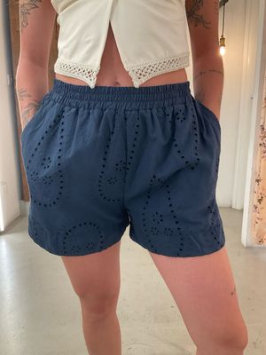 Pantaloncino con ricami