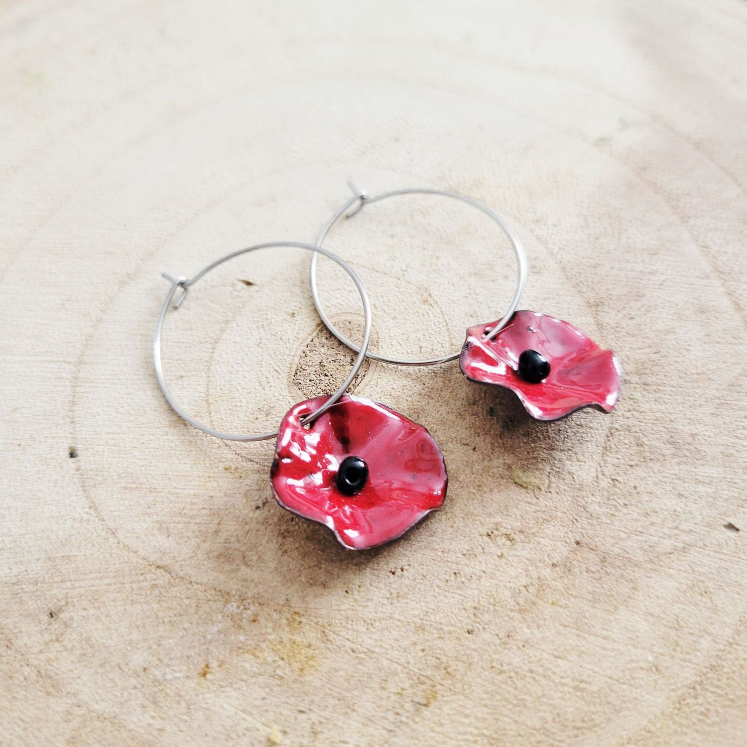Boucles d'oreilles créoles coquelicot rouge en cuivre émaillé
