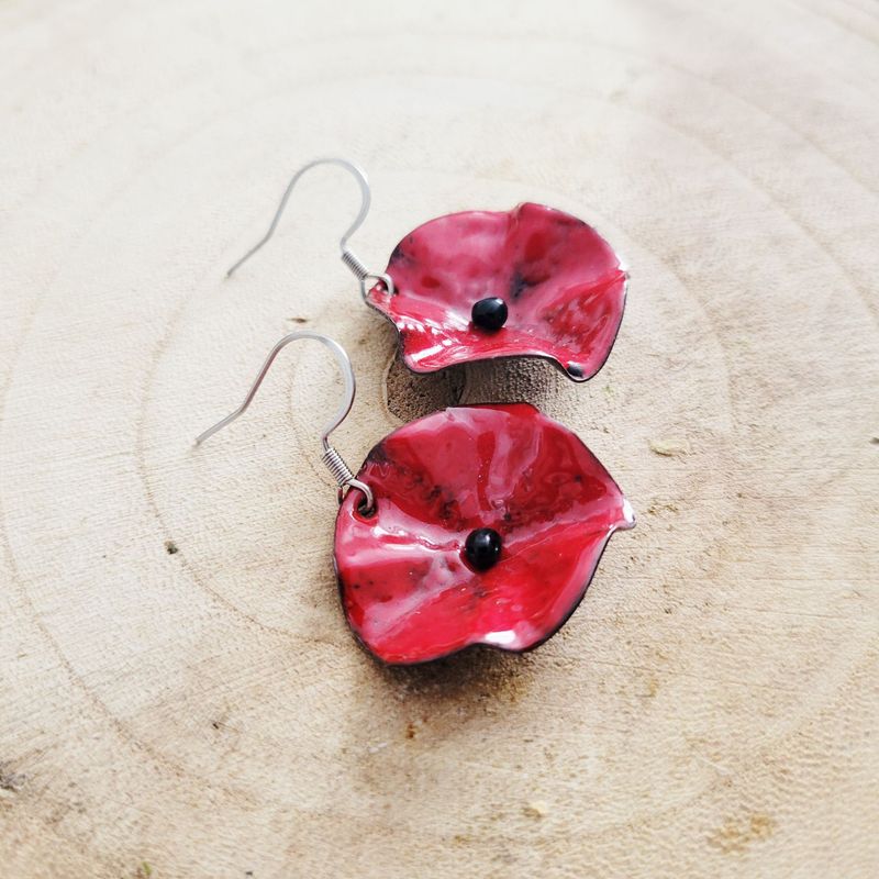 Boucles d'oreilles moyen coquelicot rouge en cuivre émaillé