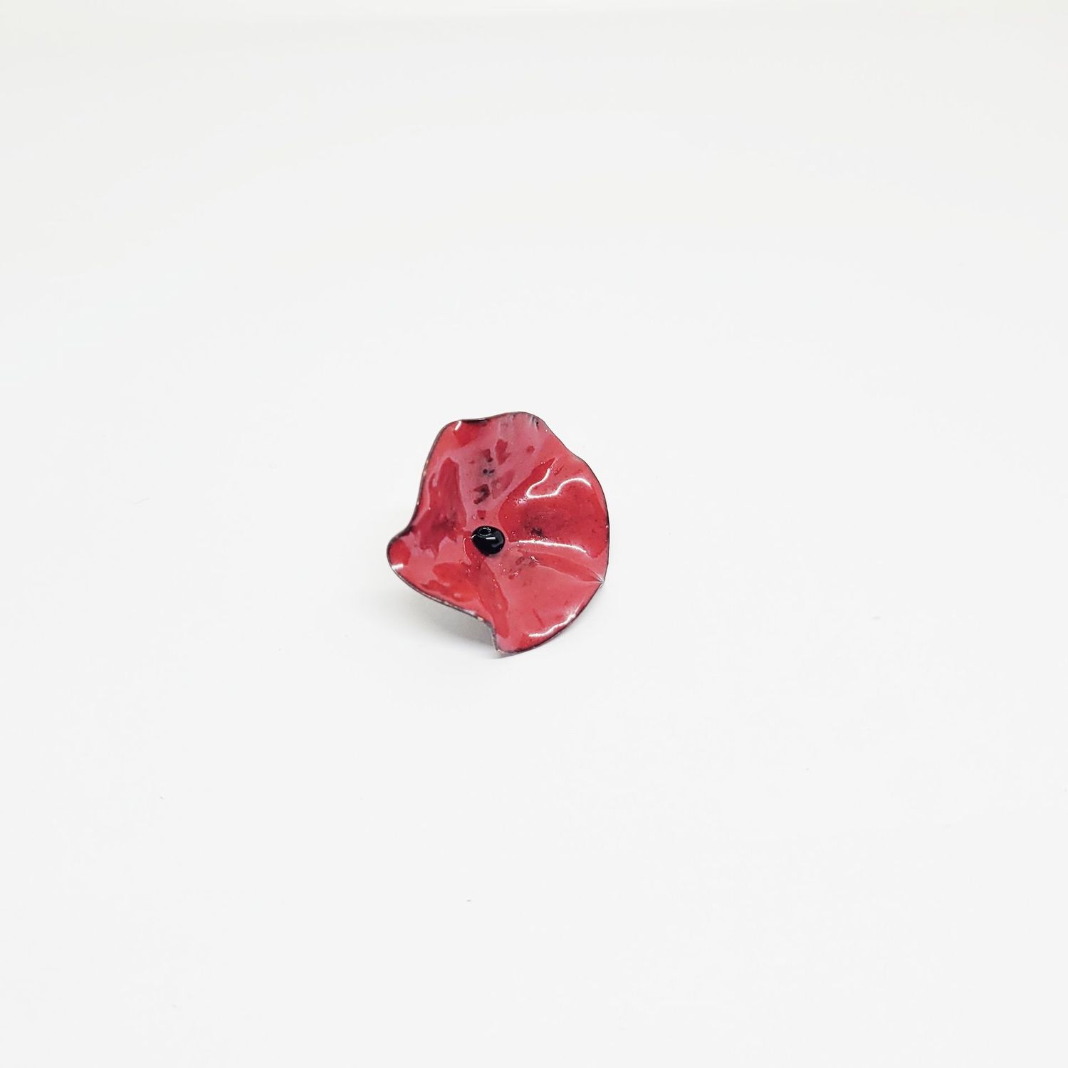 Pin's coquelicot rouge en cuivre émaillé