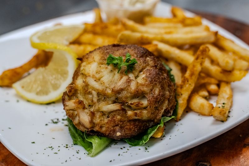 8 Pack Trout's Supreme Seafood Crab Cakes 8 Pack Trout's Supreme Seafood Crab Cakes