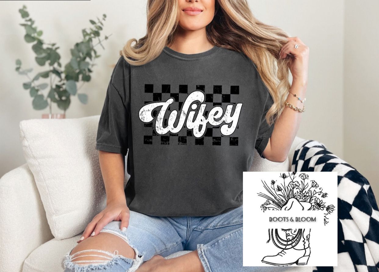 Wifey TEE (Pepper)
