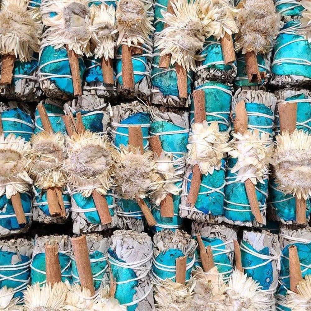 4&quot; White Sage, Blue Rose Petals, Cinnamon &amp; Paperflower Smudge Stick, SKU MS1-N51, UPC 700317311096
