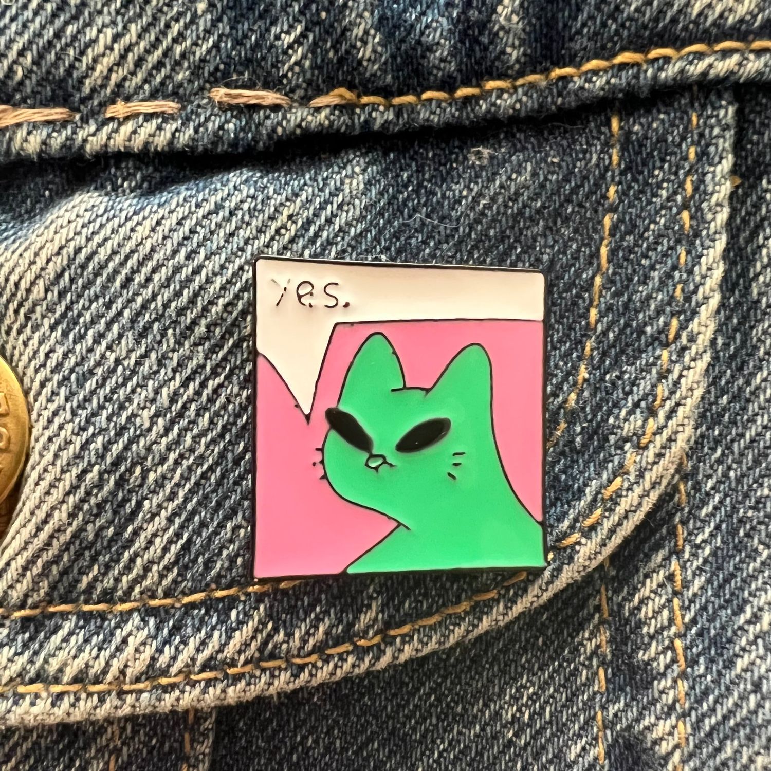 Yes Alien Cat Enamel Pin, SKU XZ3665-153, UPC 6016001969912