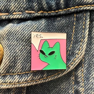 Yes Alien Cat Enamel Pin, SKU XZ3665-153, UPC 6016001969912