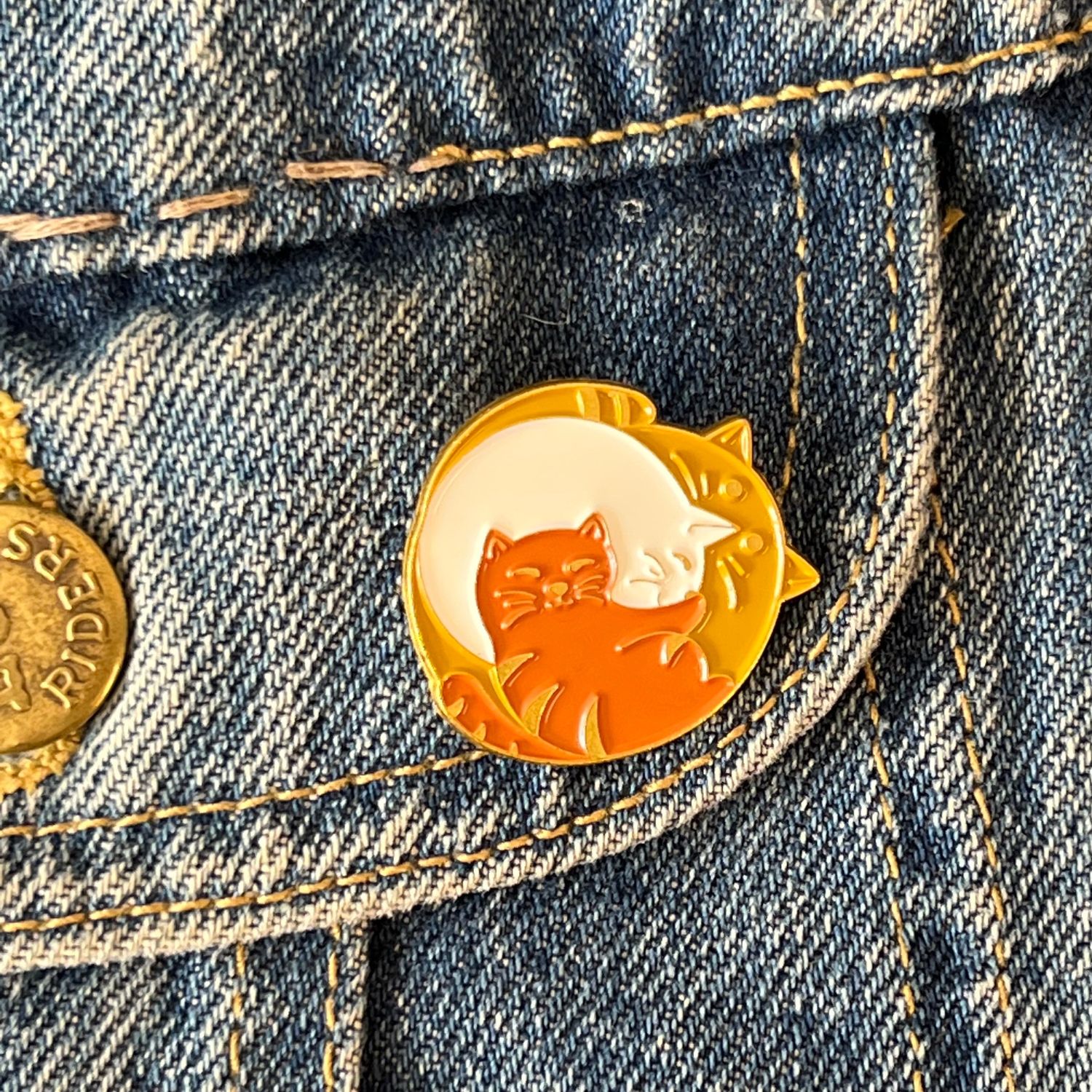Cuddly Cats Enamel Pin, SKU Pins-160, UPC 700317123248
