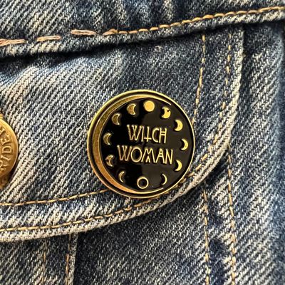 Witch Woman Round Enamel Pin, SKU XZ3920-127, UPC 6016001129187