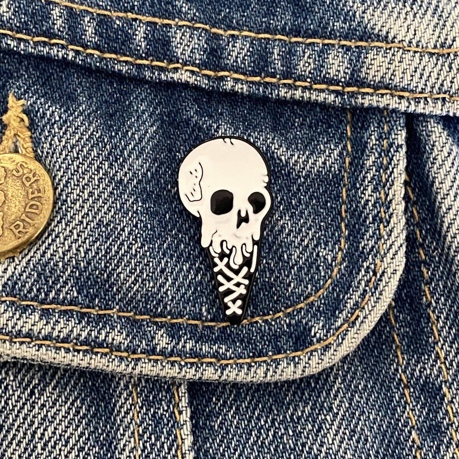 Melted Skull Ice Cream Enamel Pin, SKU XZ2153-15, UPC 6016201566546