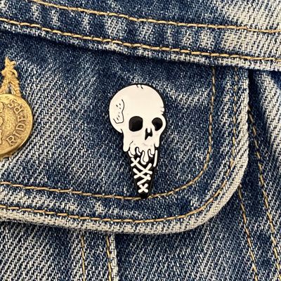 Melted Skull Ice Cream Enamel Pin, SKU XZ2153-15, UPC 6016201566546