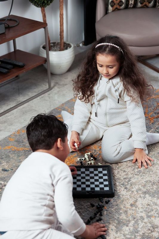 Ensemble Jogging à Capuche pour Fille – Un Cocon de Douceur