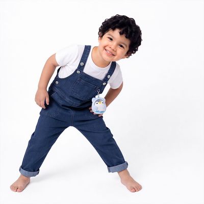 Salopette Bambino – L’Avventura di un Piccolo Sognatore