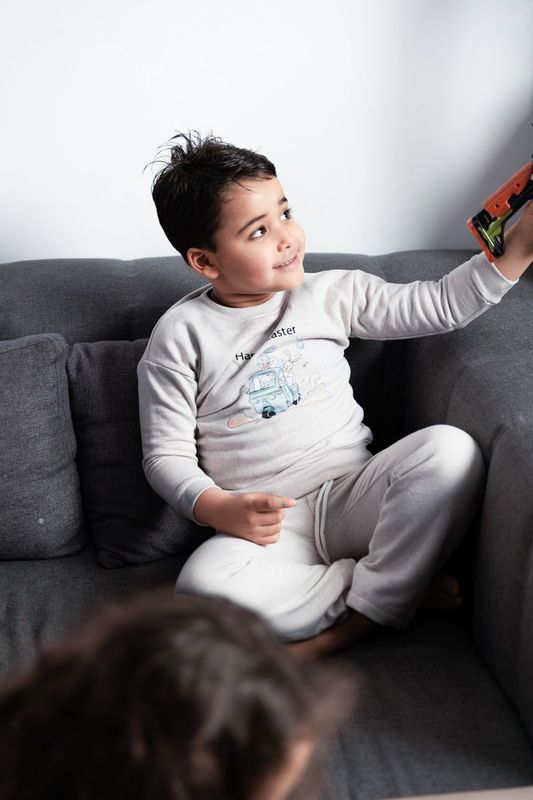 Jogging Chic per Bambino – Morbidezza & Brillantezza