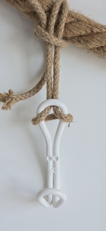 Sailors knot coat hook in white Sailors knot coat hook in white