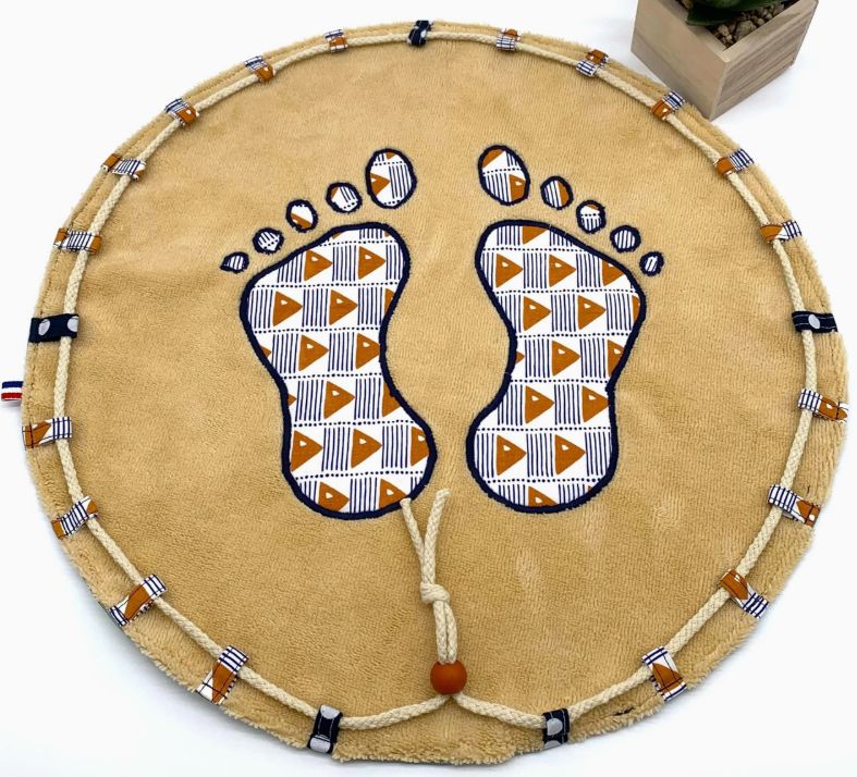 Dry feet carpet bag for the beach or pool