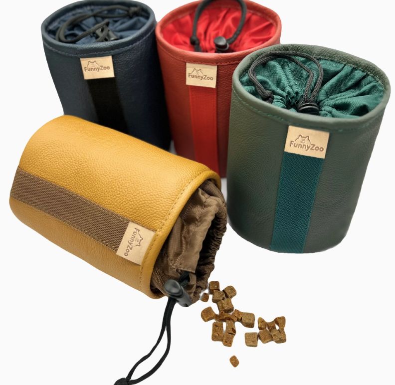 Dog snack holder in cognac leather