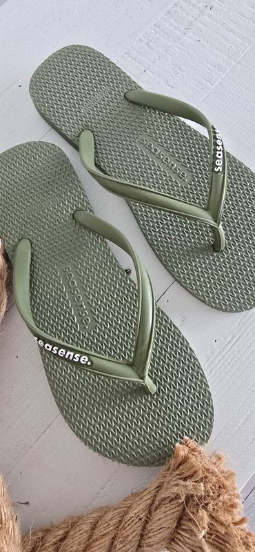 Seasense natural rubber flip flops - Green