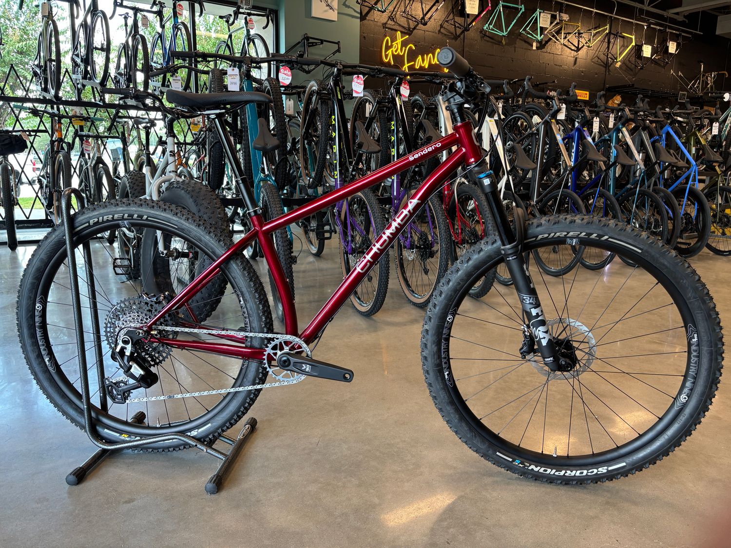 Chumba Sendero Cherry Bomb L