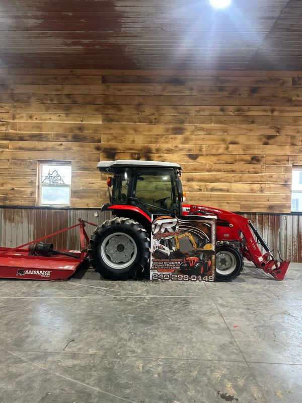 Massey Ferguson 1749 700hrs