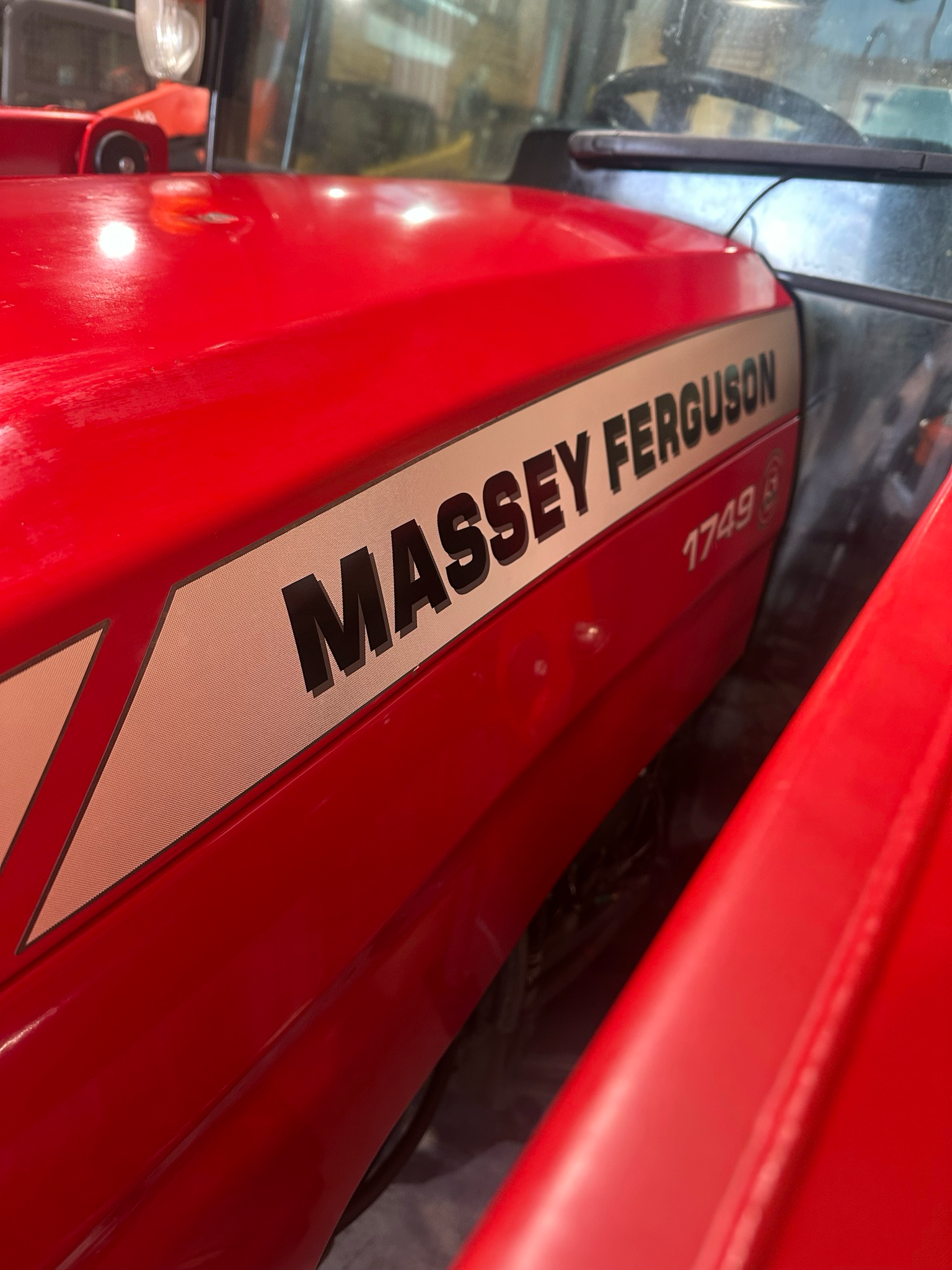 Massey Ferguson 1749 700hrs
