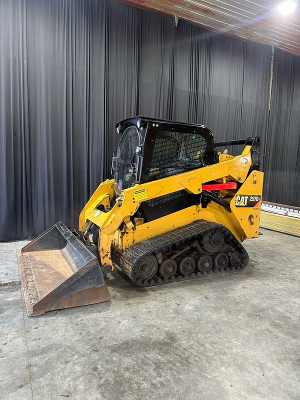 2017 Cat 257d 2350hrs