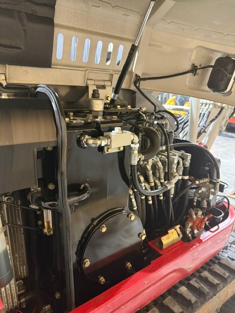 ​2018 Takeuchi TB230